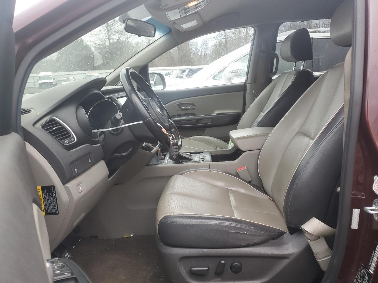2017 Kia Sedona - Image 7