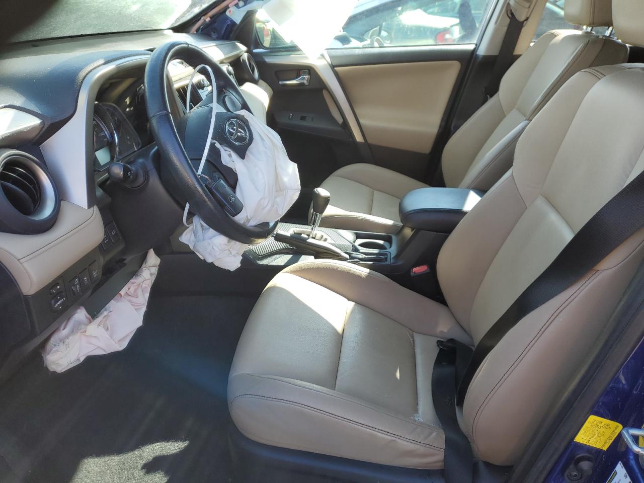 2015 Toyota RAV 4 - Image 7