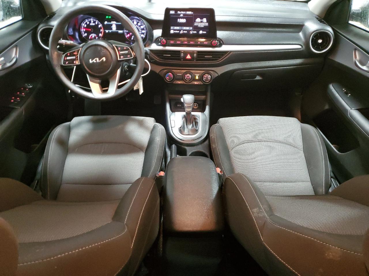 2023 Kia Forte - Image 8