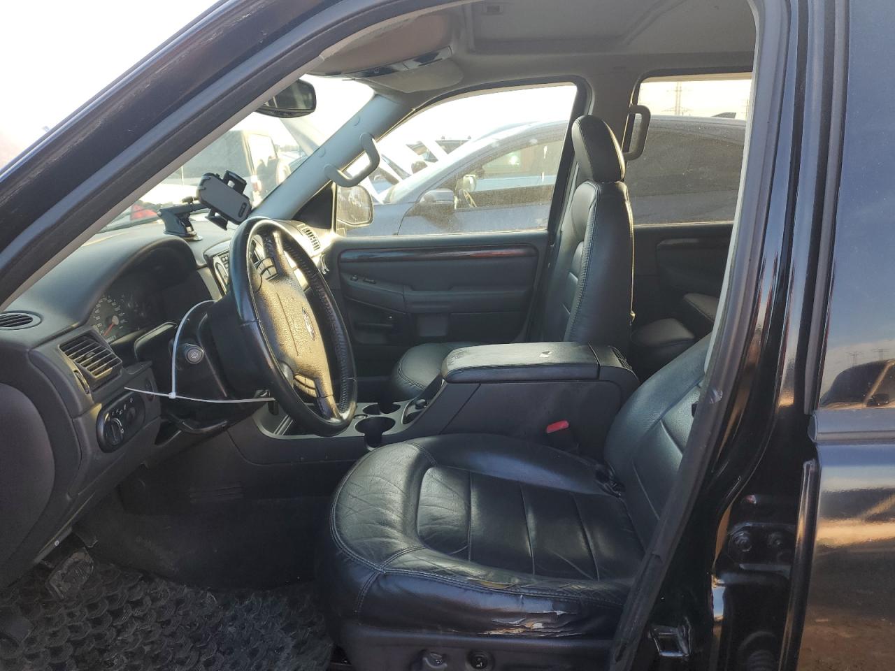 2004 Ford Explorer - Image 7