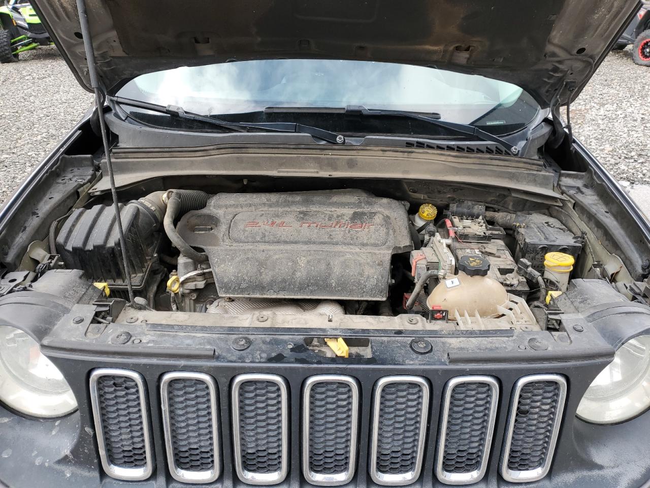 2017 Jeep Renegade - Image 12