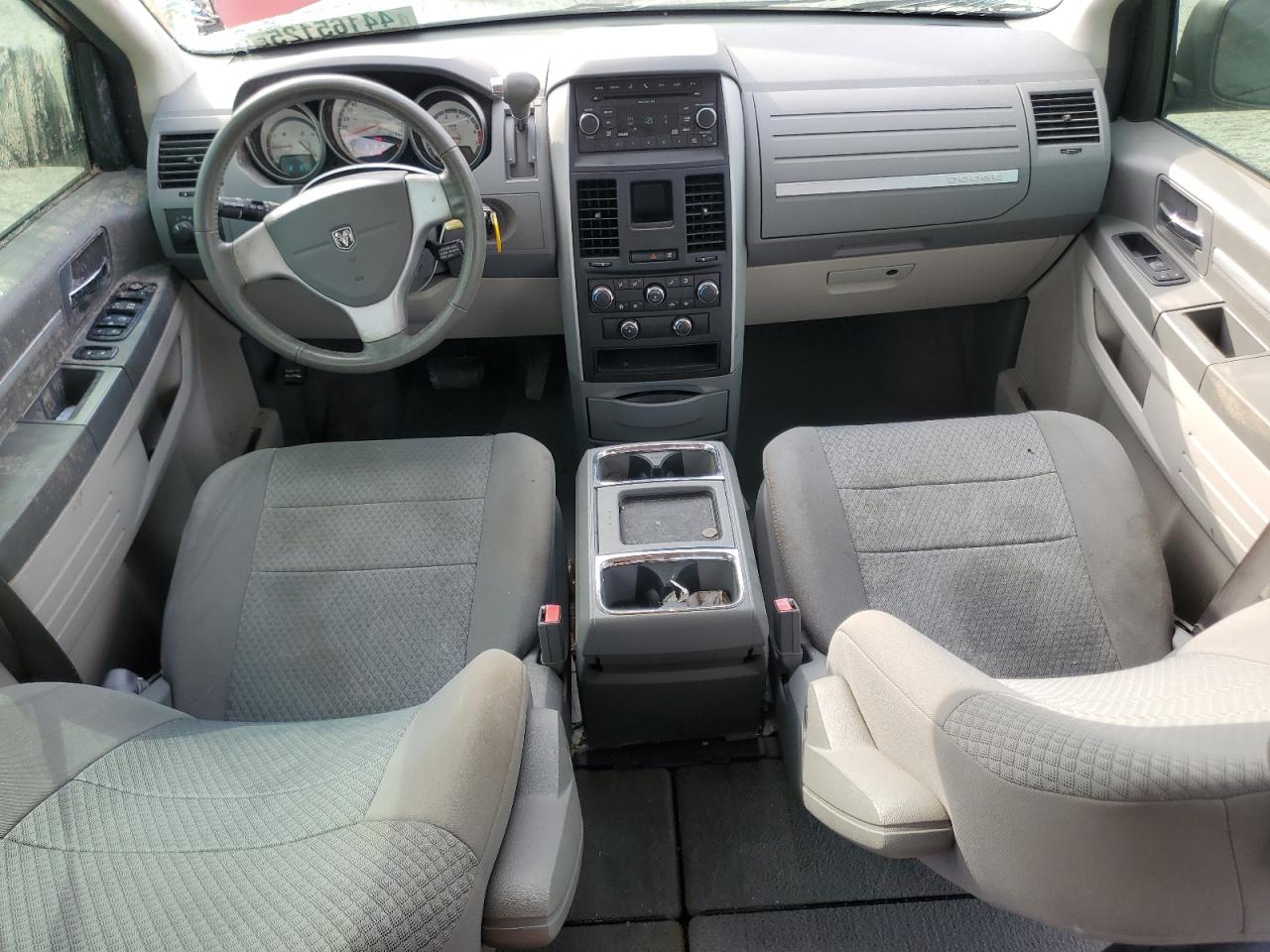 2010 Dodge Caravan - Image 8