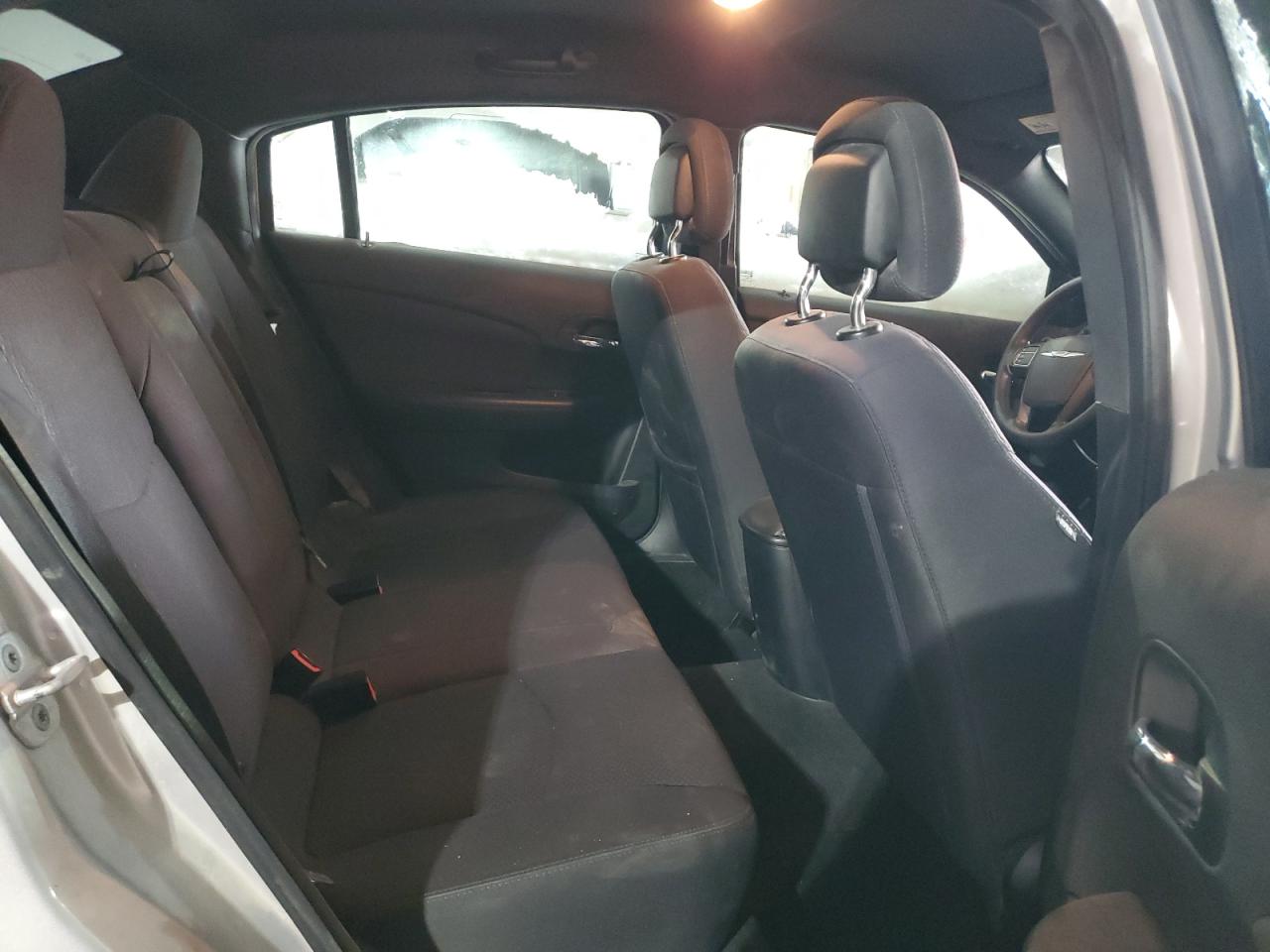 2012 Chrysler 200 - Image 10