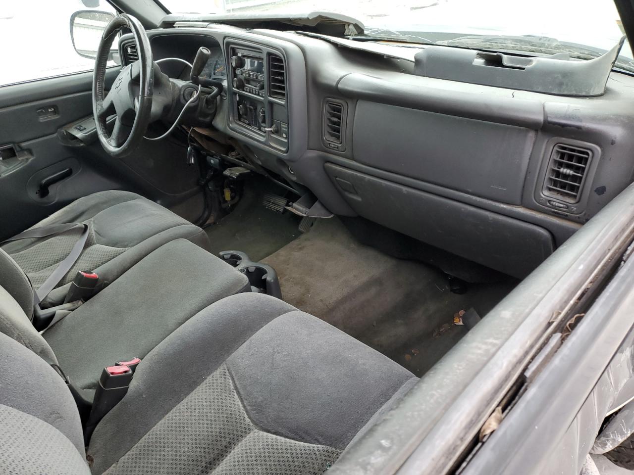 2004 Chevrolet Silverado - Image 8