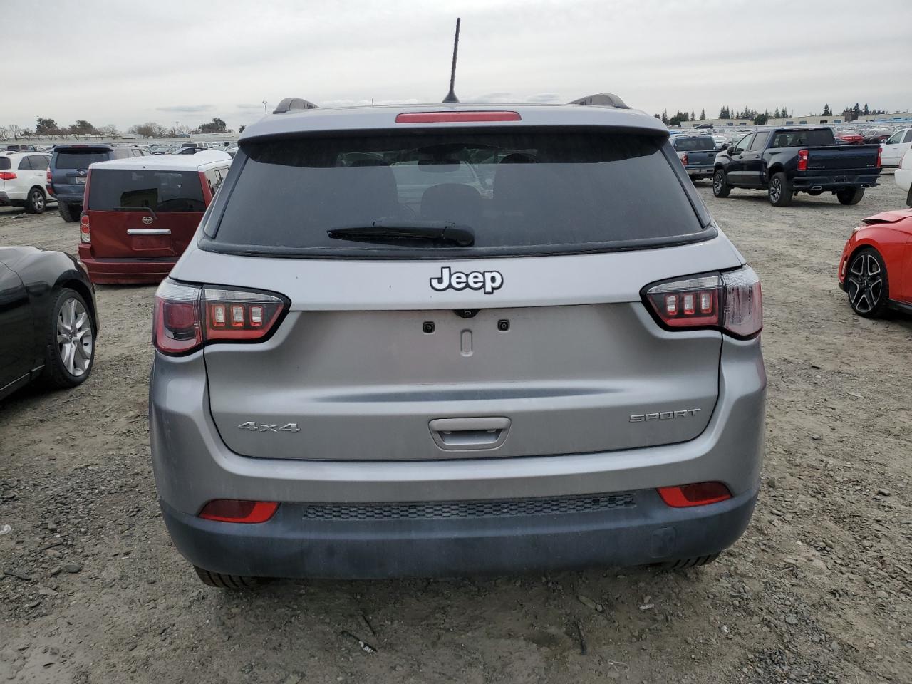2018 Jeep Compass - Image 6