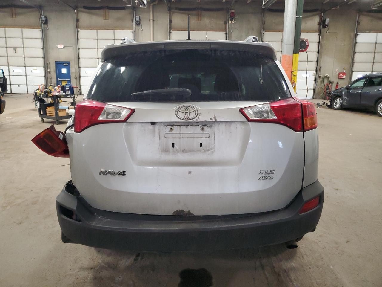 2015 Toyota RAV 4 - Image 6