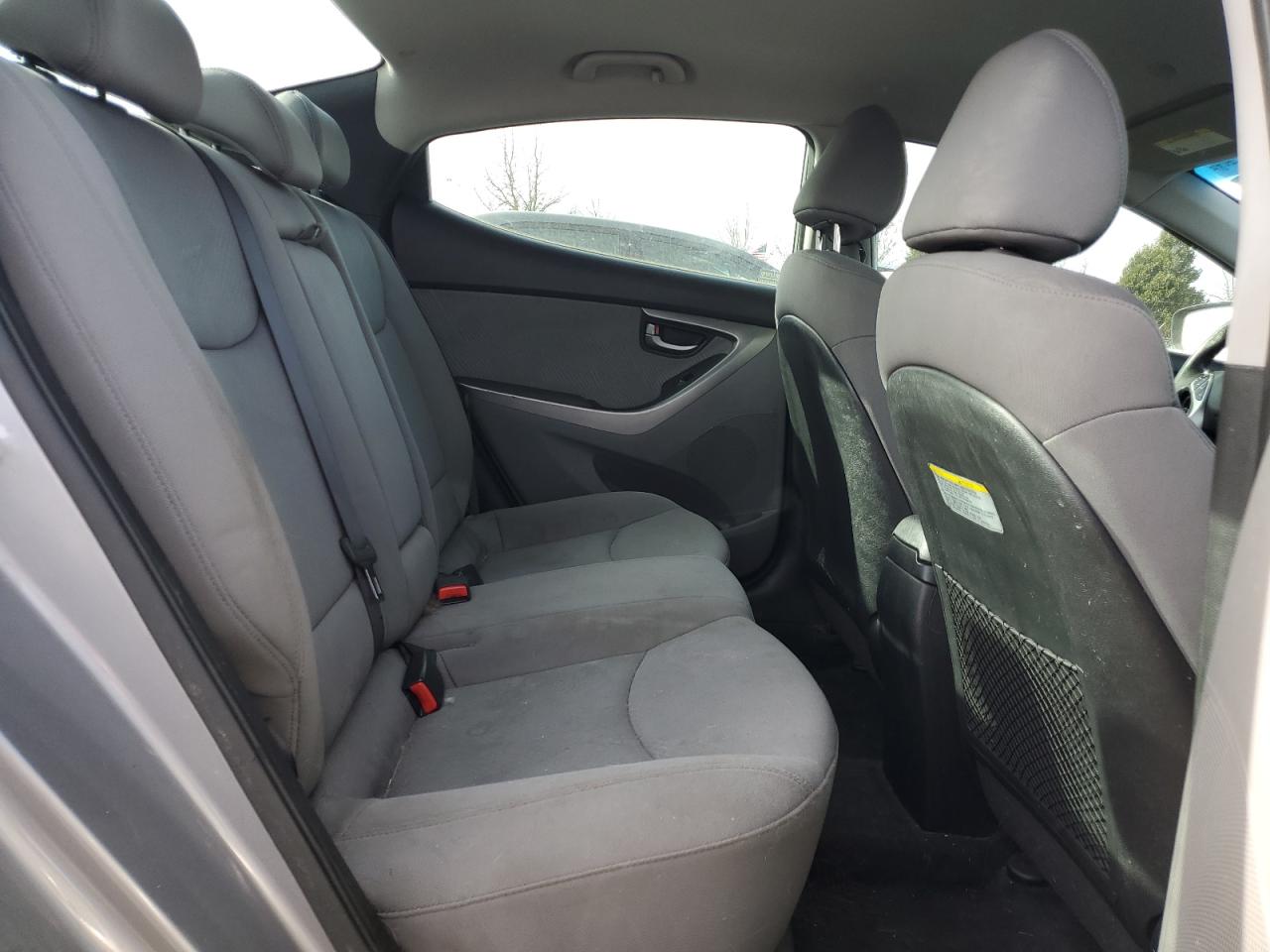 2011 Hyundai Elantra - Image 10