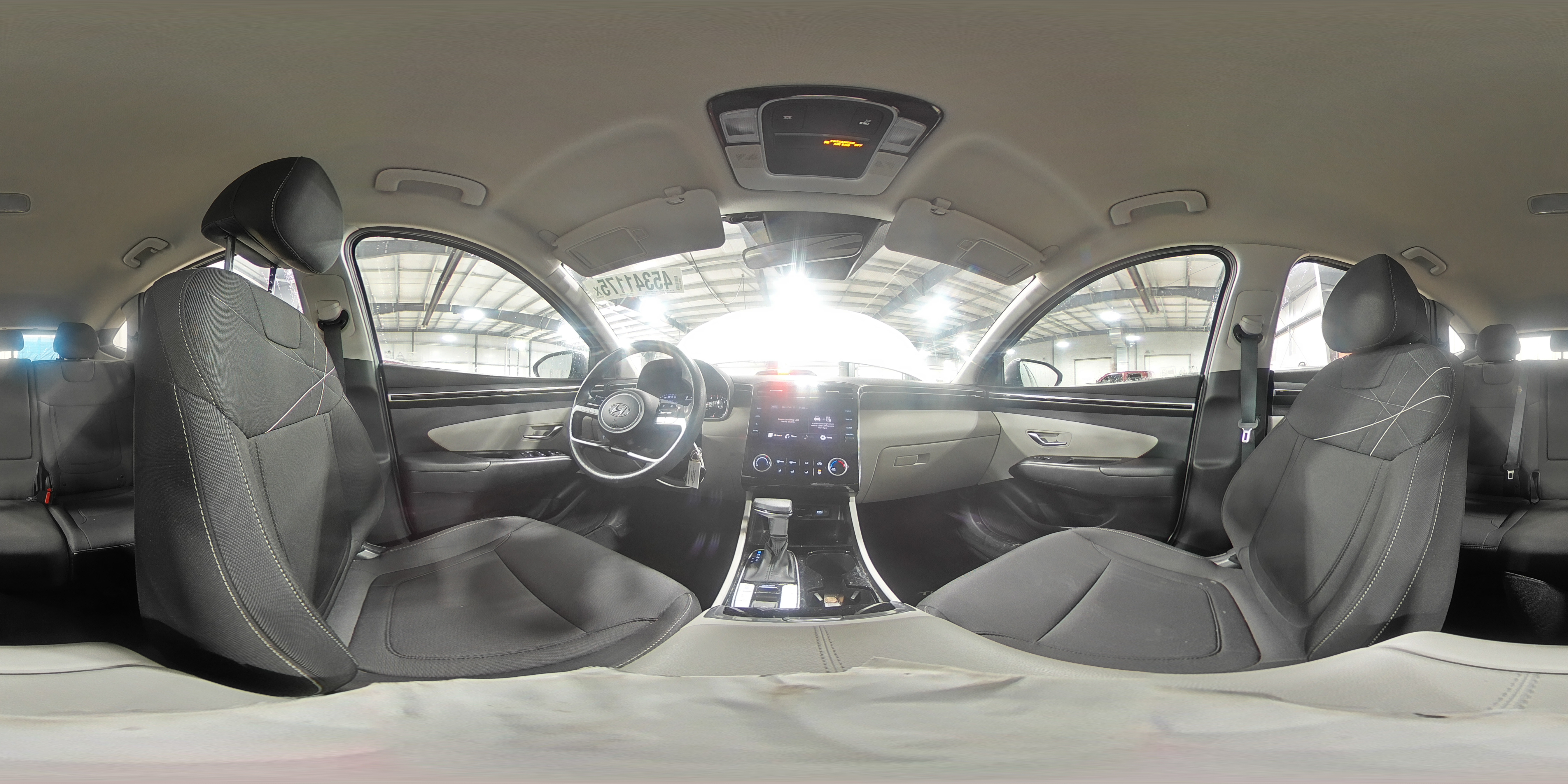 2022 Hyundai Tucson - Image 16