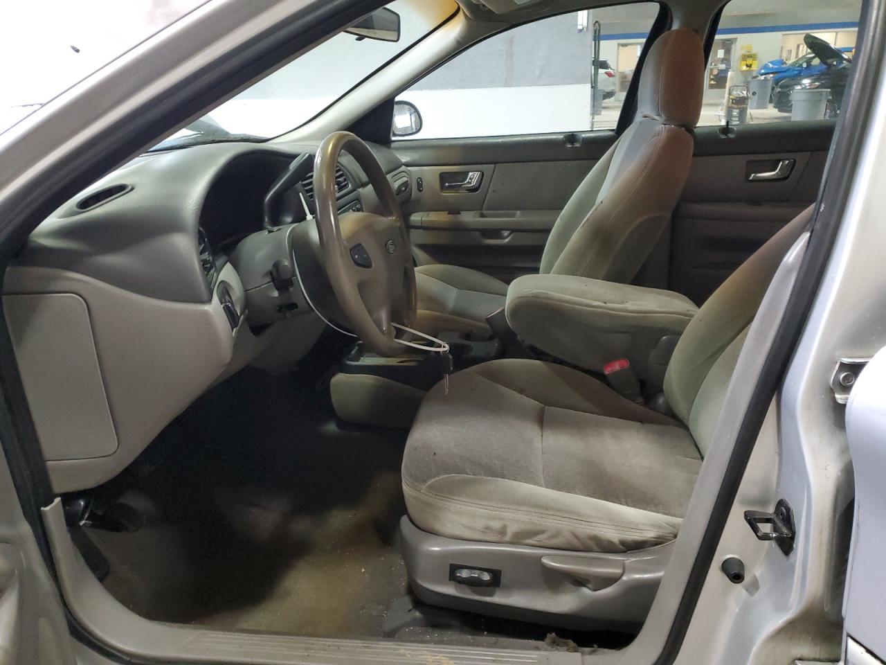 2000 Ford Taurus - Image 7