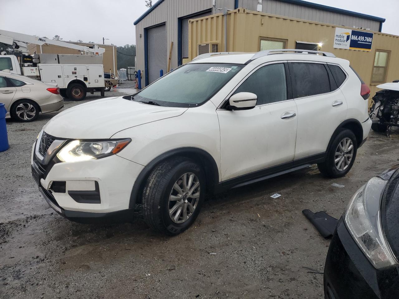 2020 Nissan Rogue - Image 1