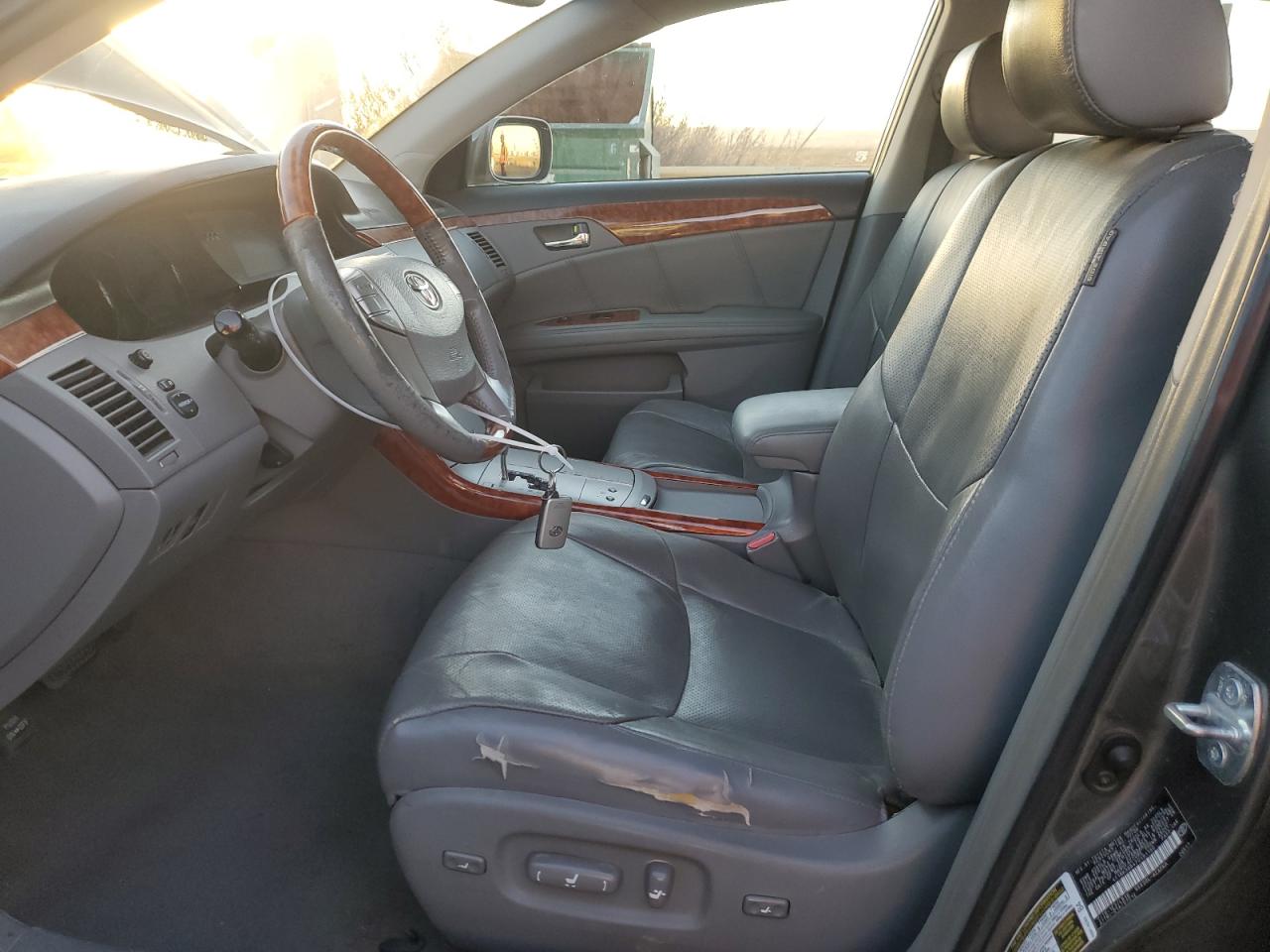 2007 Toyota Avalon - Image 7