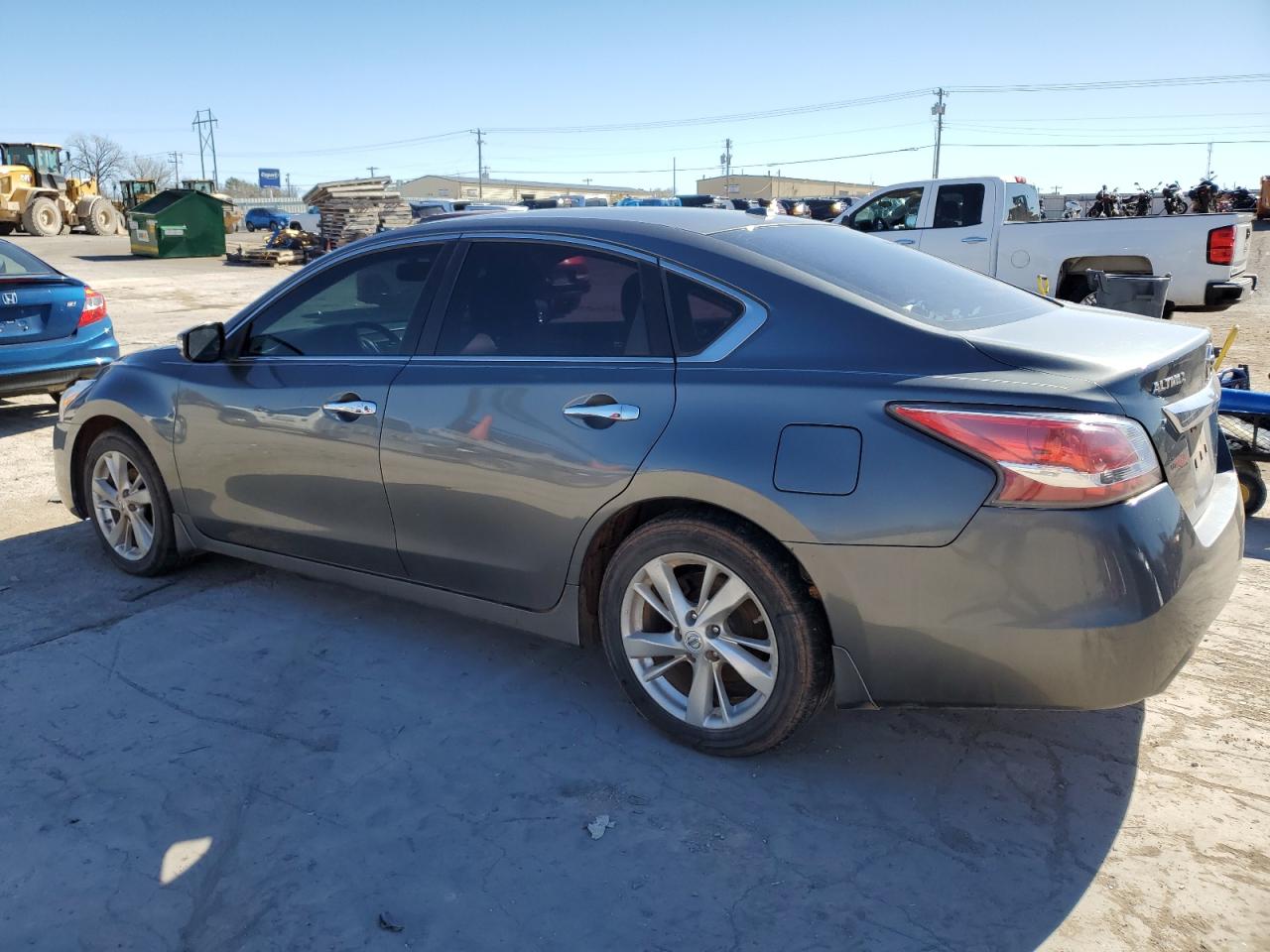2015 Nissan Altima - Image 2