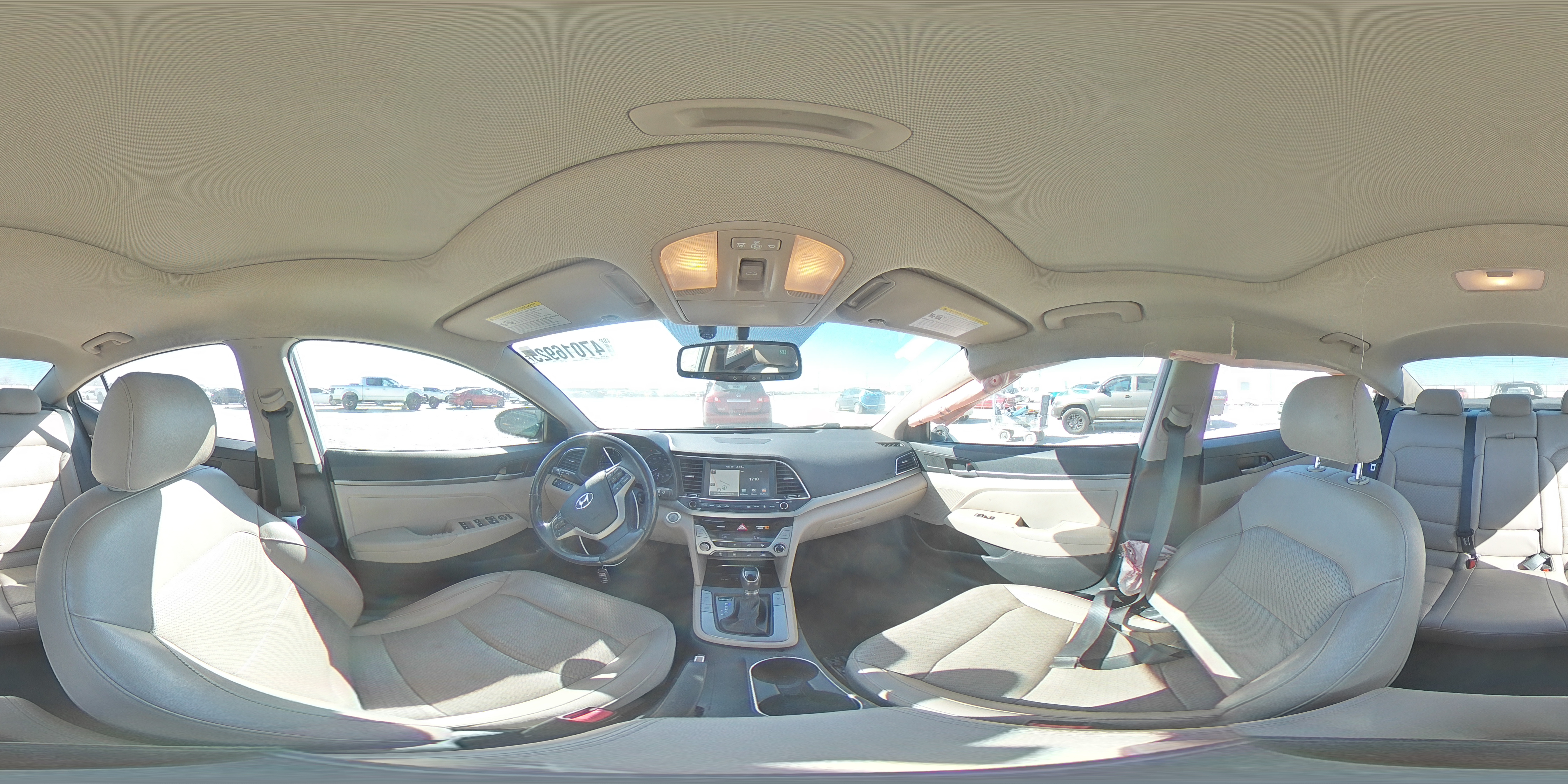 2017 Hyundai Elantra - Image 13