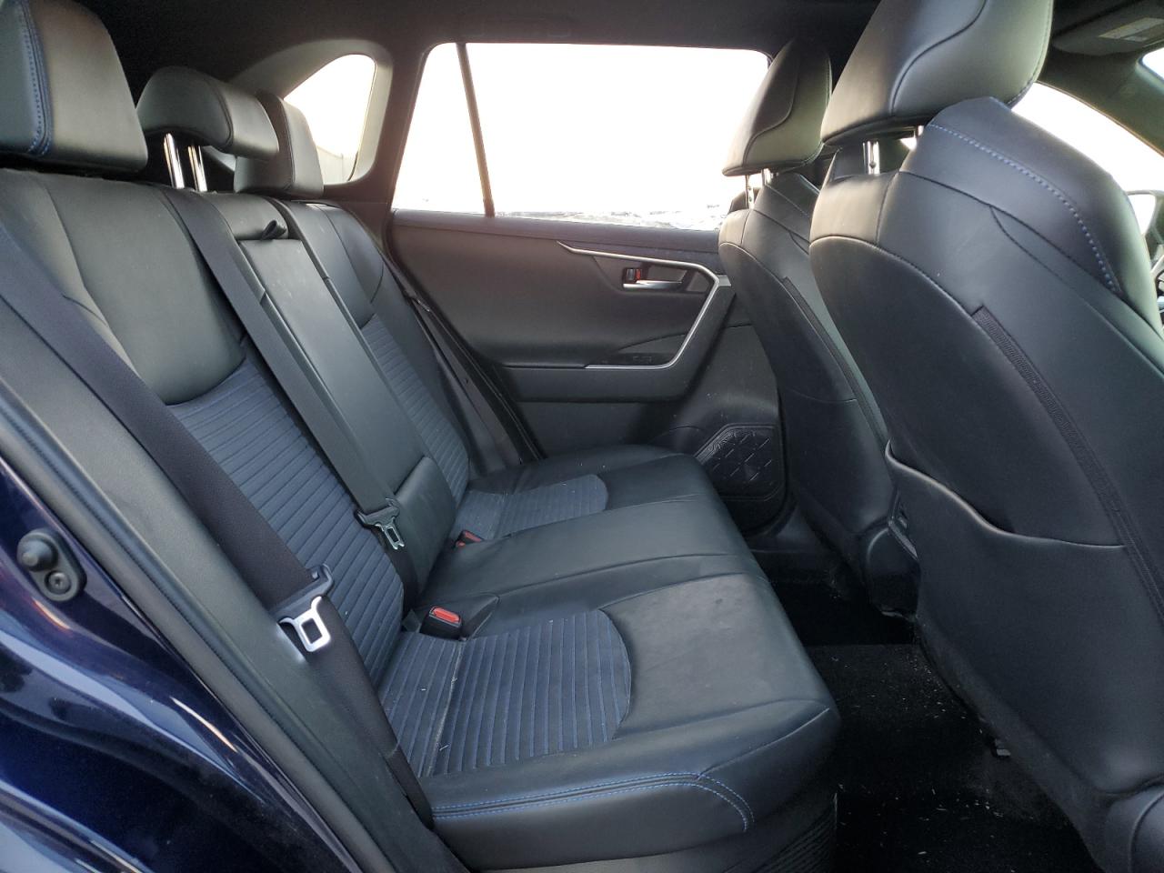 2020 Toyota RAV 4 - Image 11