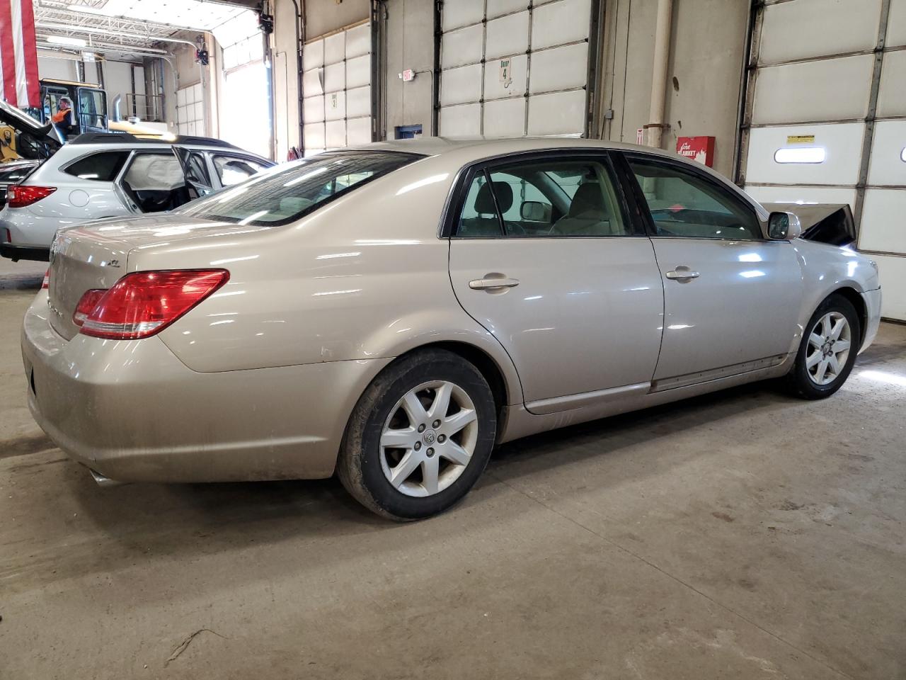 2007 Toyota Avalon - Image 3