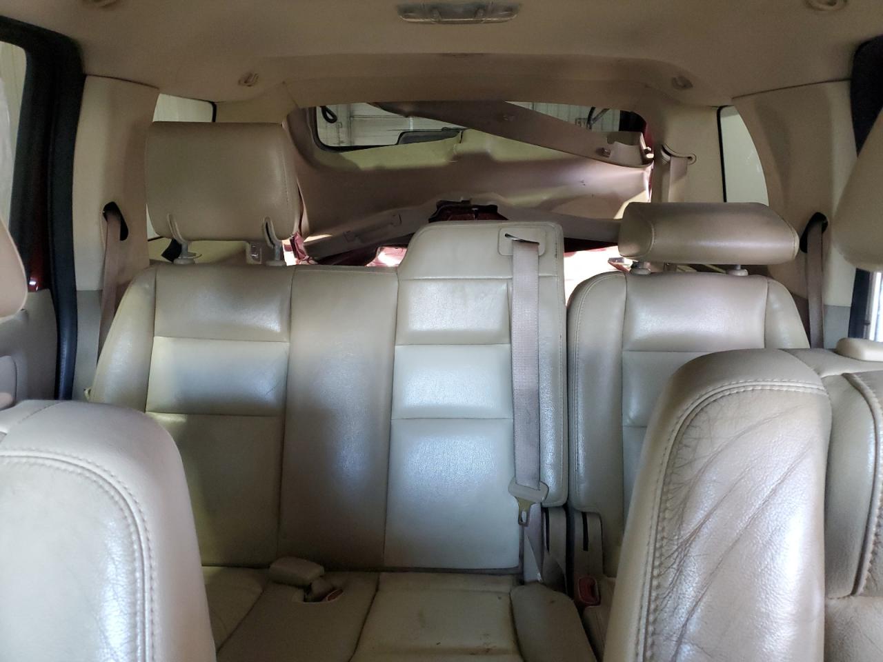 2010 Ford Explorer - Image 10