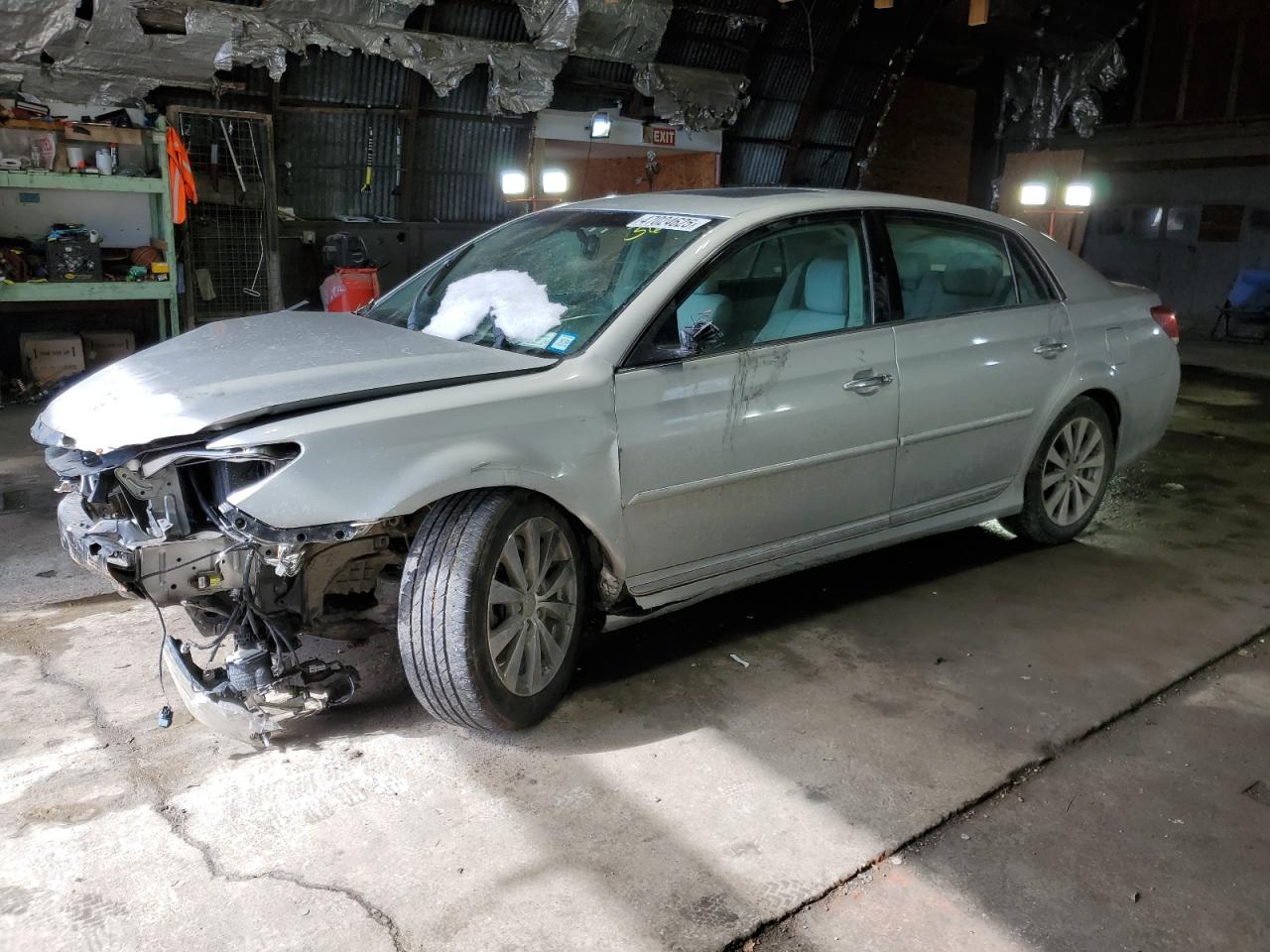2012 Toyota Avalon - Image 1