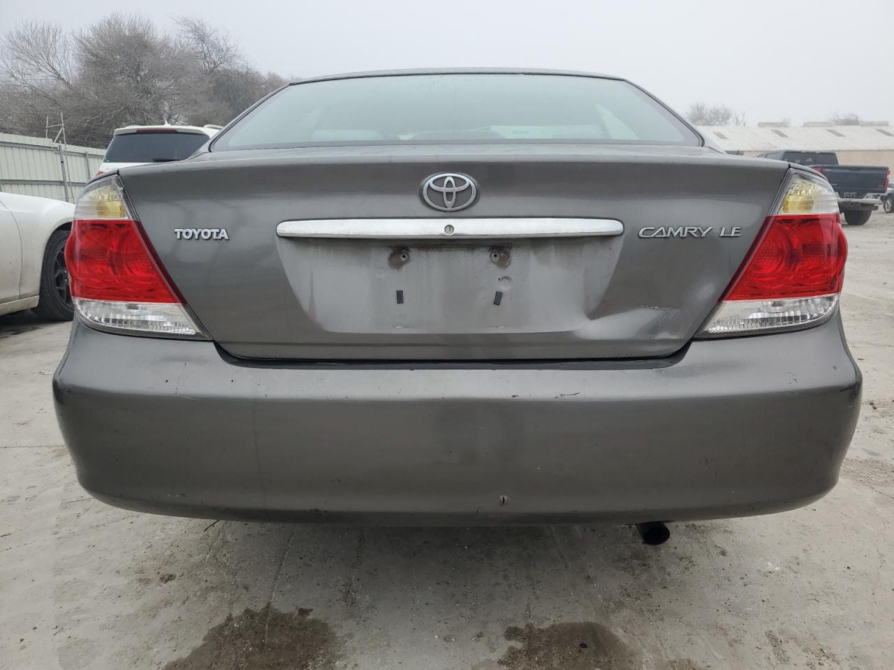 2005 Toyota Camry - Image 6