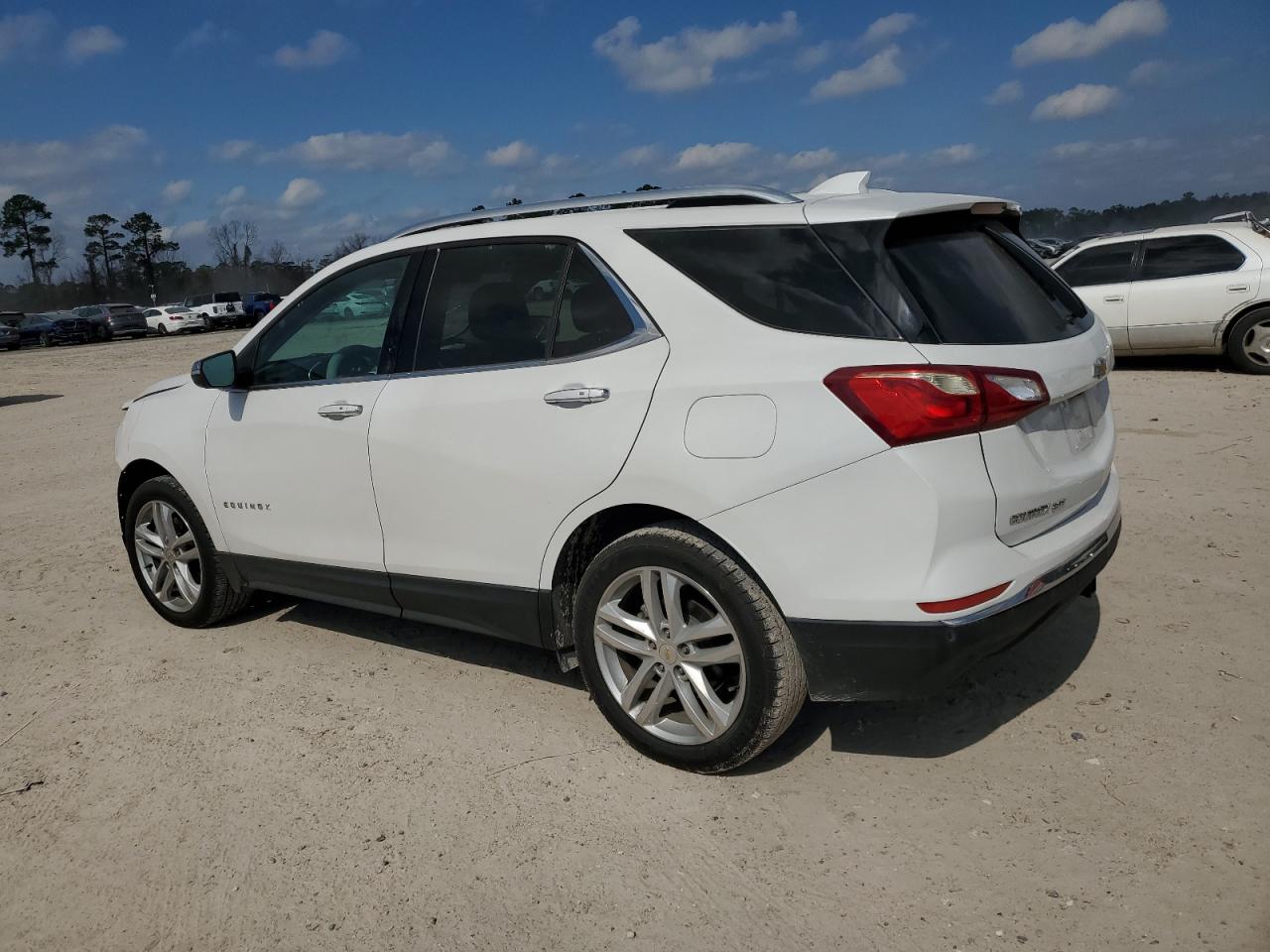 2019 Chevrolet Equinox - Image 2