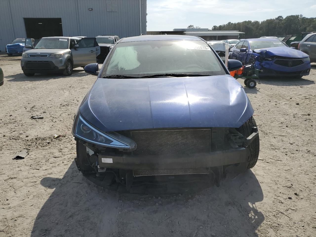 2020 Hyundai Elantra - Image 5
