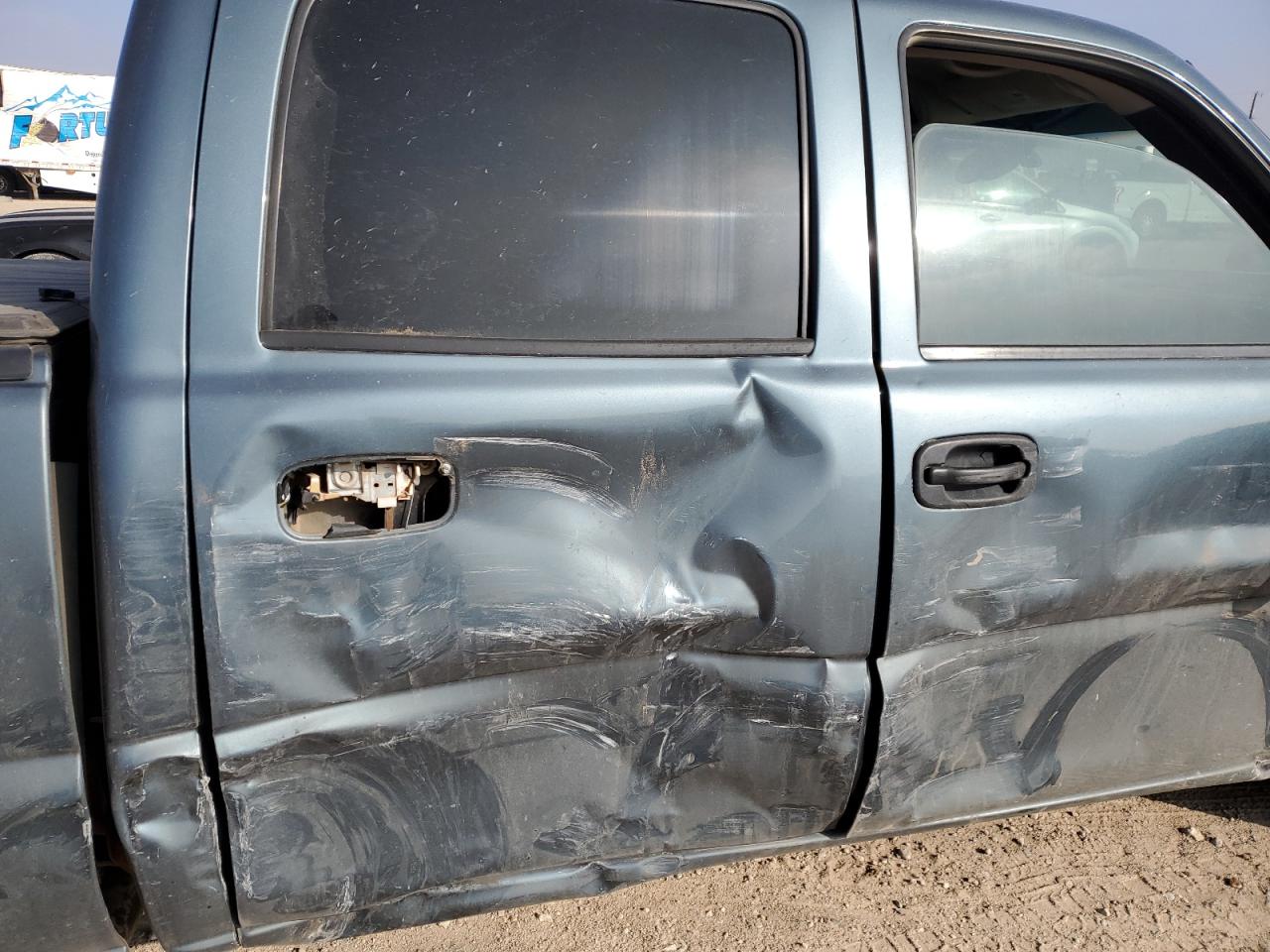 2006 Chevrolet Silverado - Image 11