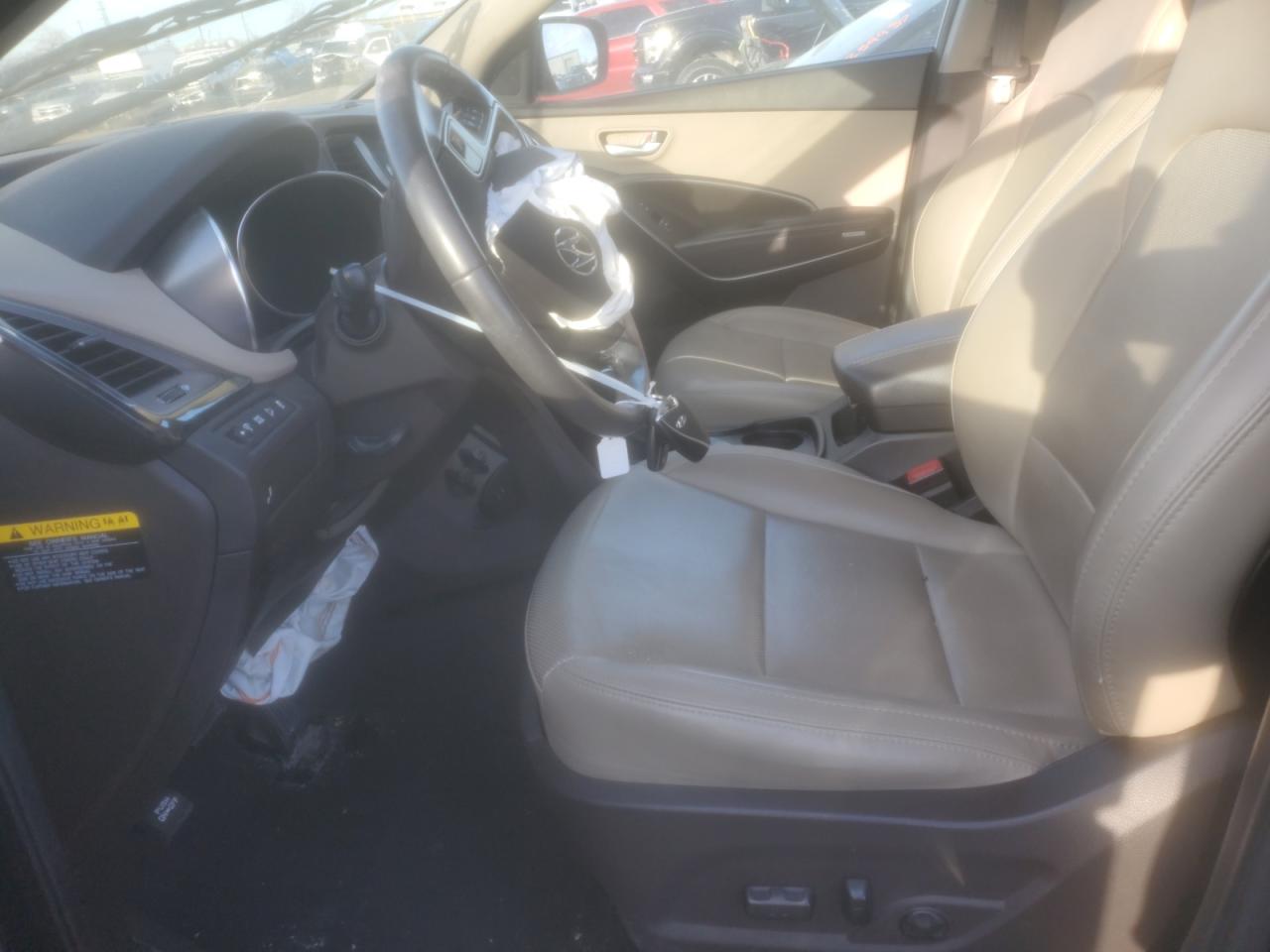 2017 Hyundai Santa Fe - Image 7