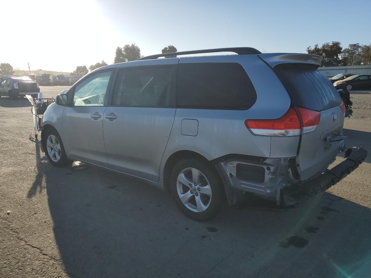 2014 Toyota Sienna - Image 2
