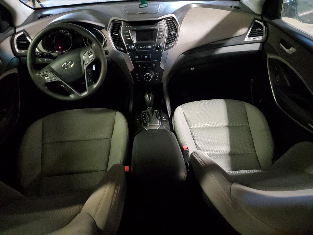 2016 Hyundai Santa Fe - Image 8