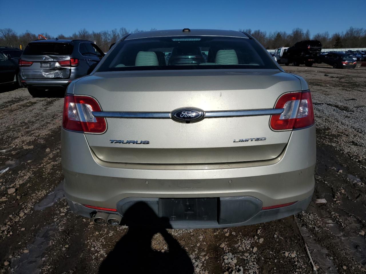 2011 Ford Taurus - Image 6