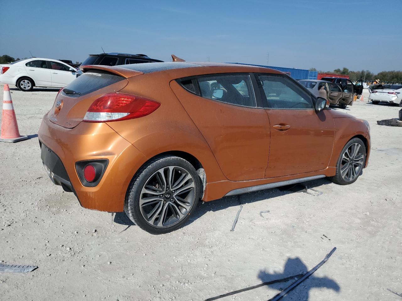 2016 Hyundai Veloster - Image 3