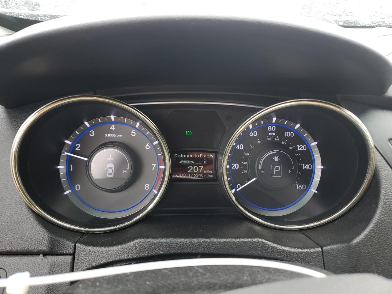 2012 Hyundai Sonata - Image 9