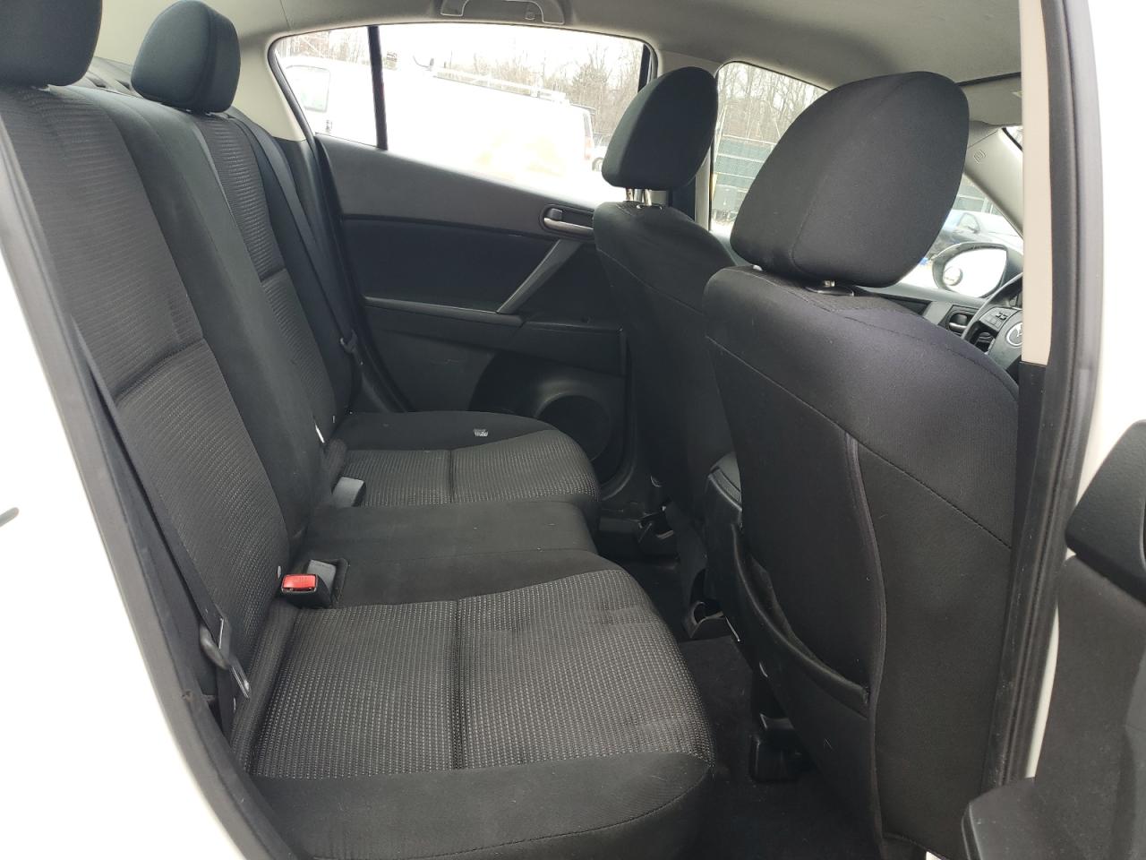 2013 Mazda 3 - Image 10