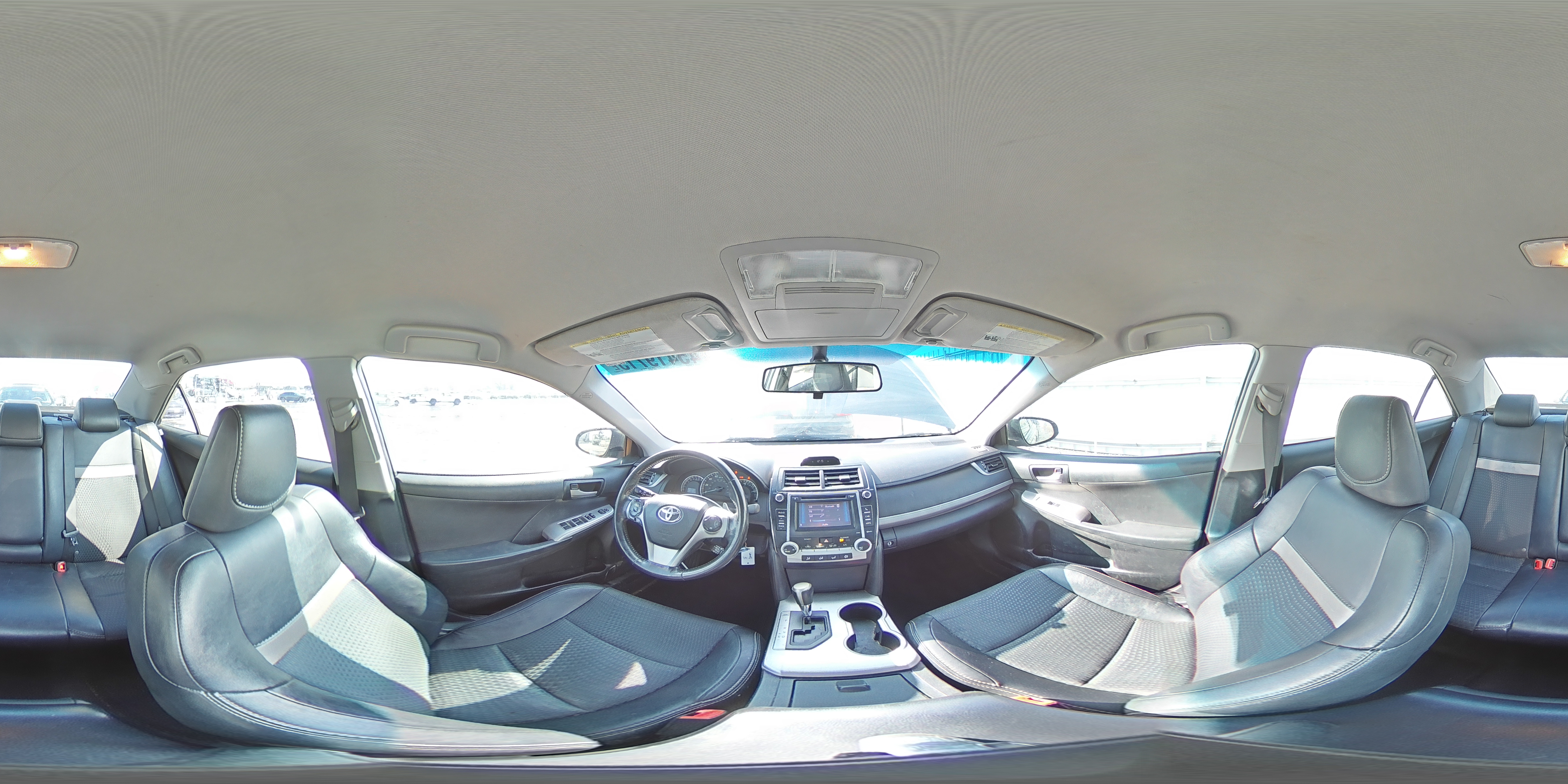 2013 Toyota Camry - Image 14