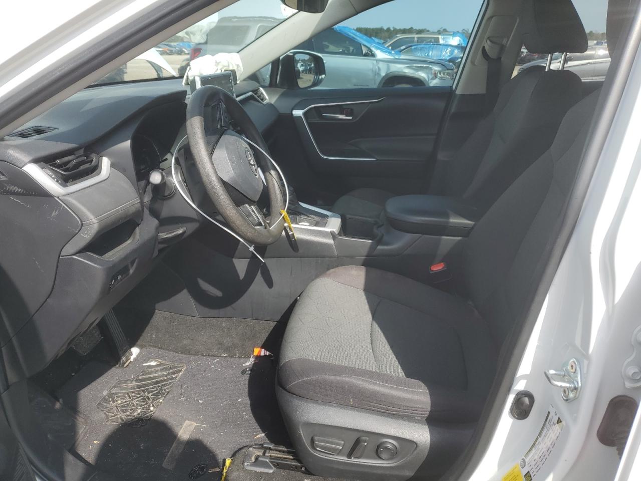2023 Toyota RAV 4 - Image 7