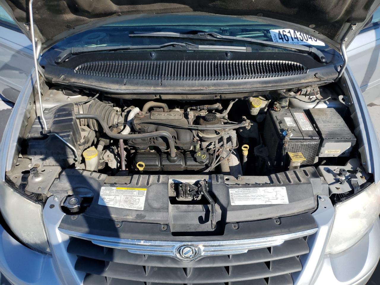 2005 Chrysler Town & Country Lx VIN: 2C4GP44RX5R553133 Lot: 46143045