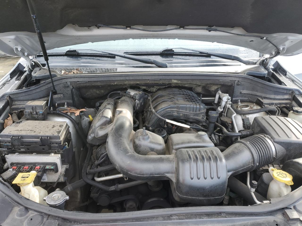 2011 Jeep Grand Cherokee - Image 12