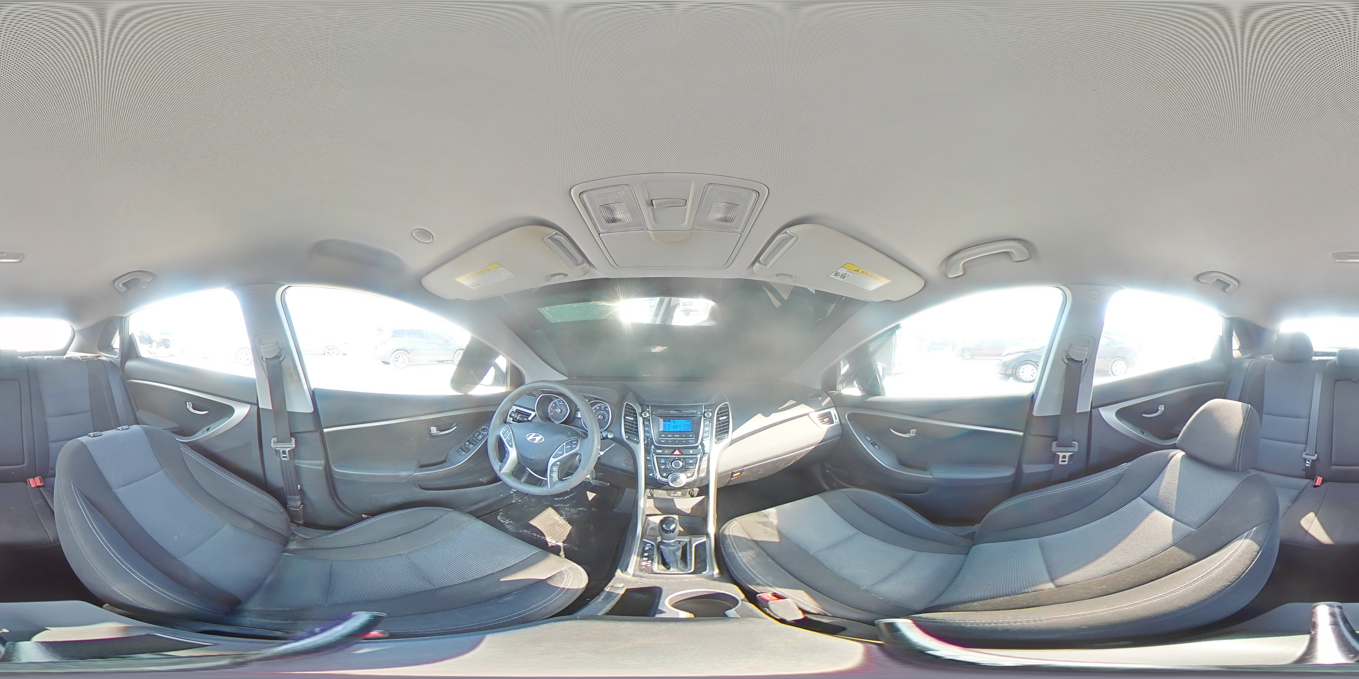 2016 Hyundai Elantra - Image 13