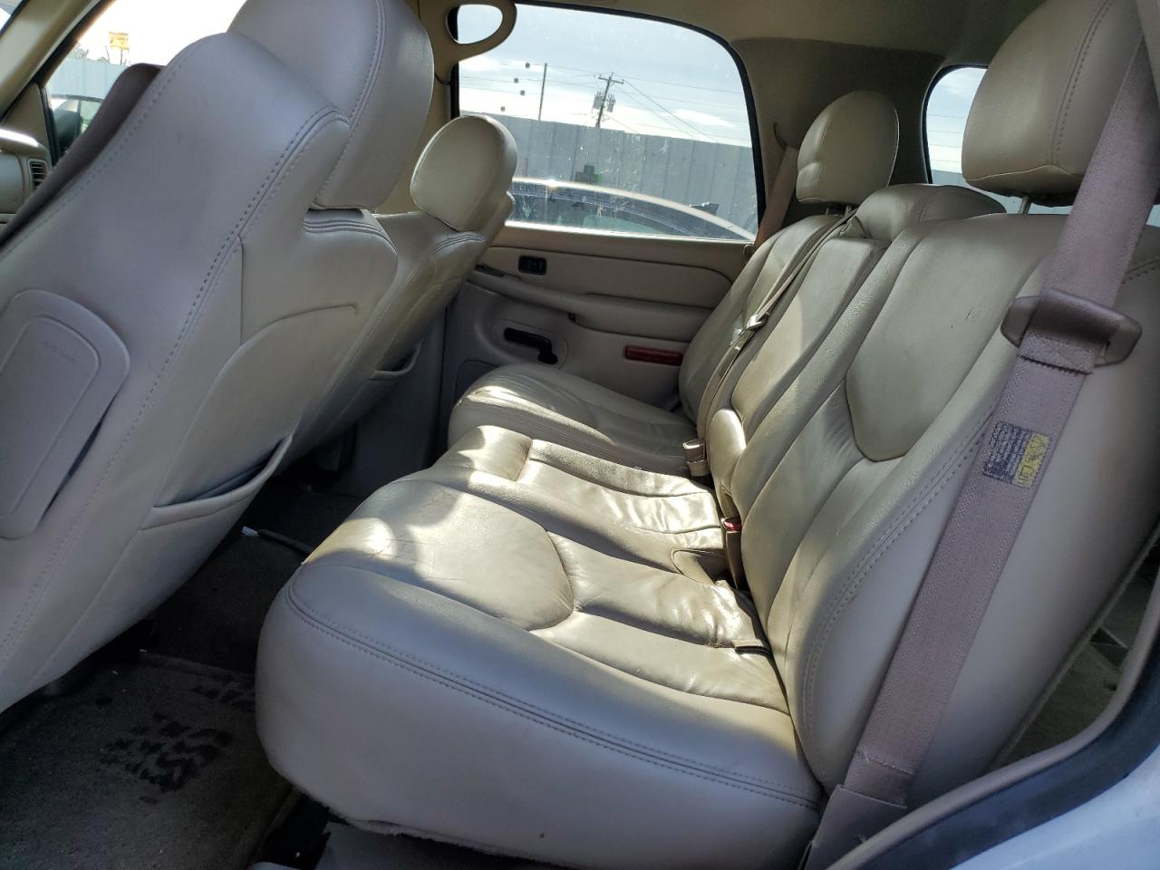 2005 Chevrolet Tahoe - Image 11