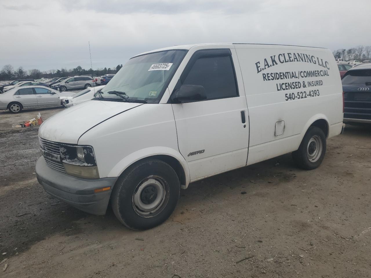 2000 Chevrolet Astro - Image 1