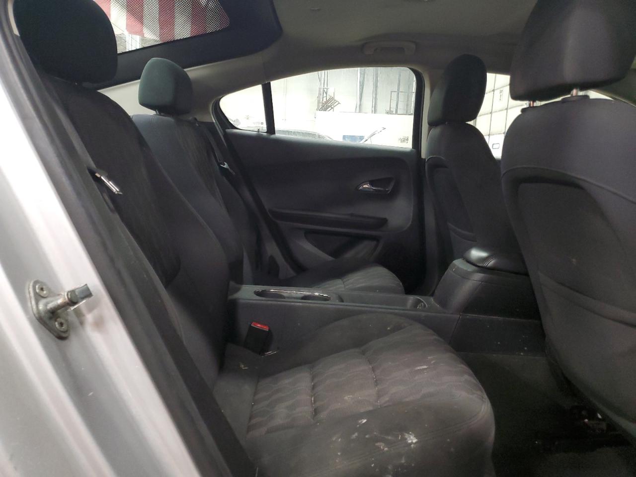 2012 Chevrolet Volt - Image 10