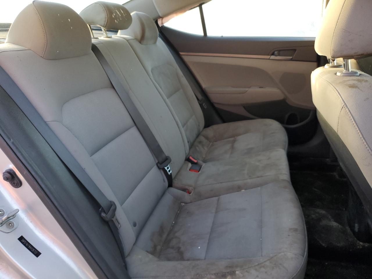 2017 Hyundai Elantra - Image 10