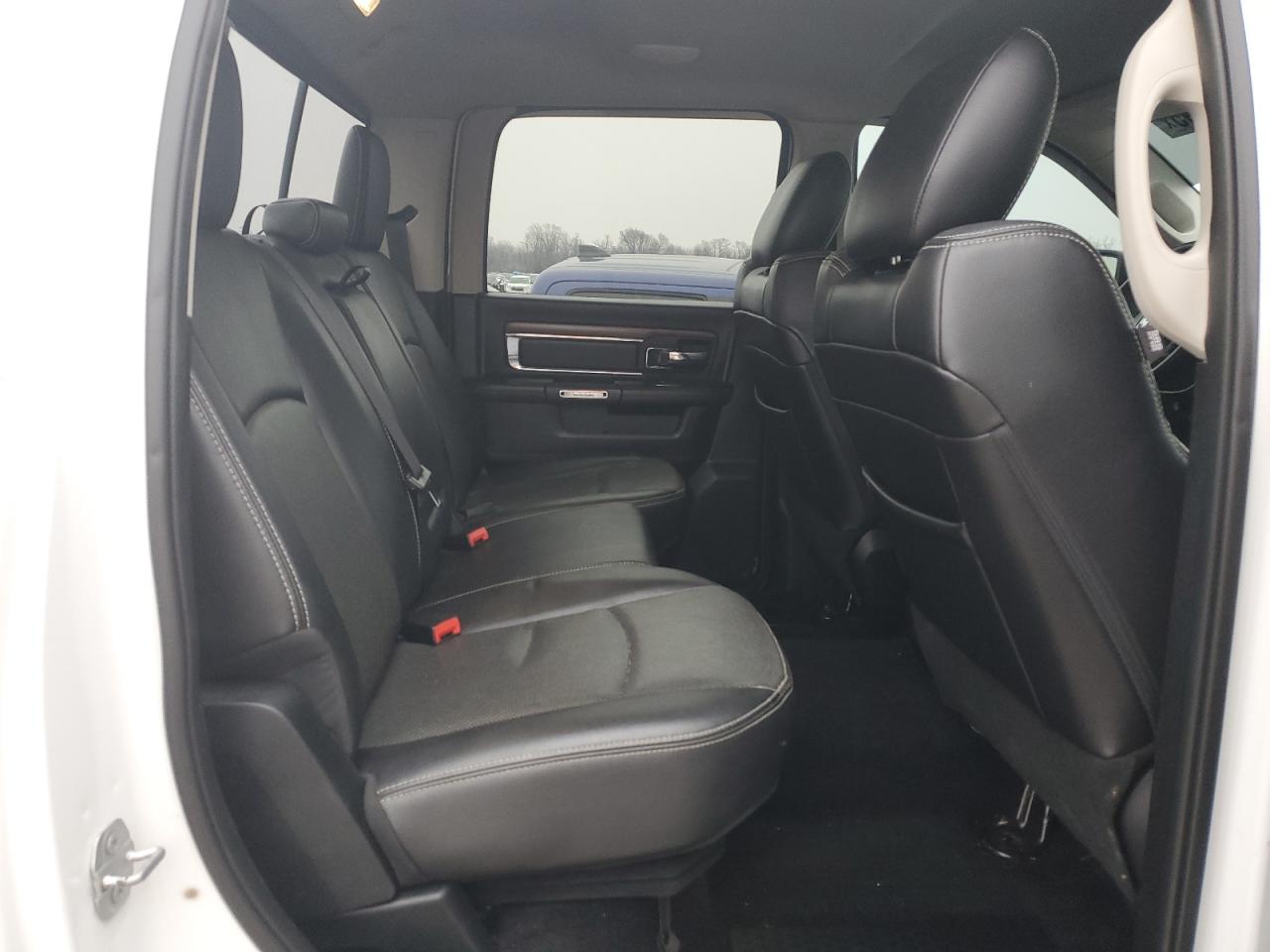 2016 RAM 2500 - Image 10
