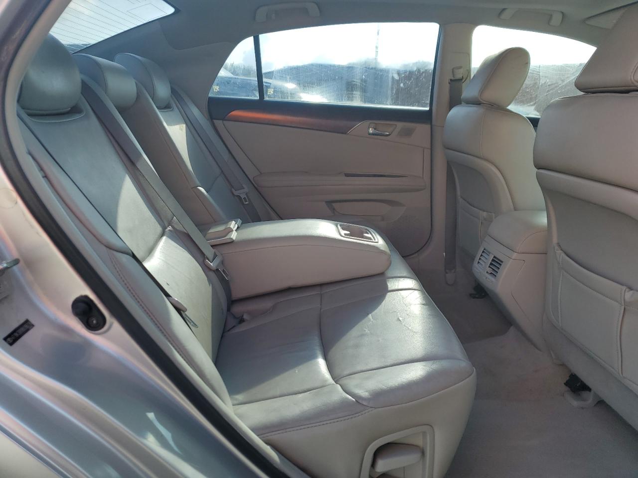 2011 Toyota Avalon - Image 10