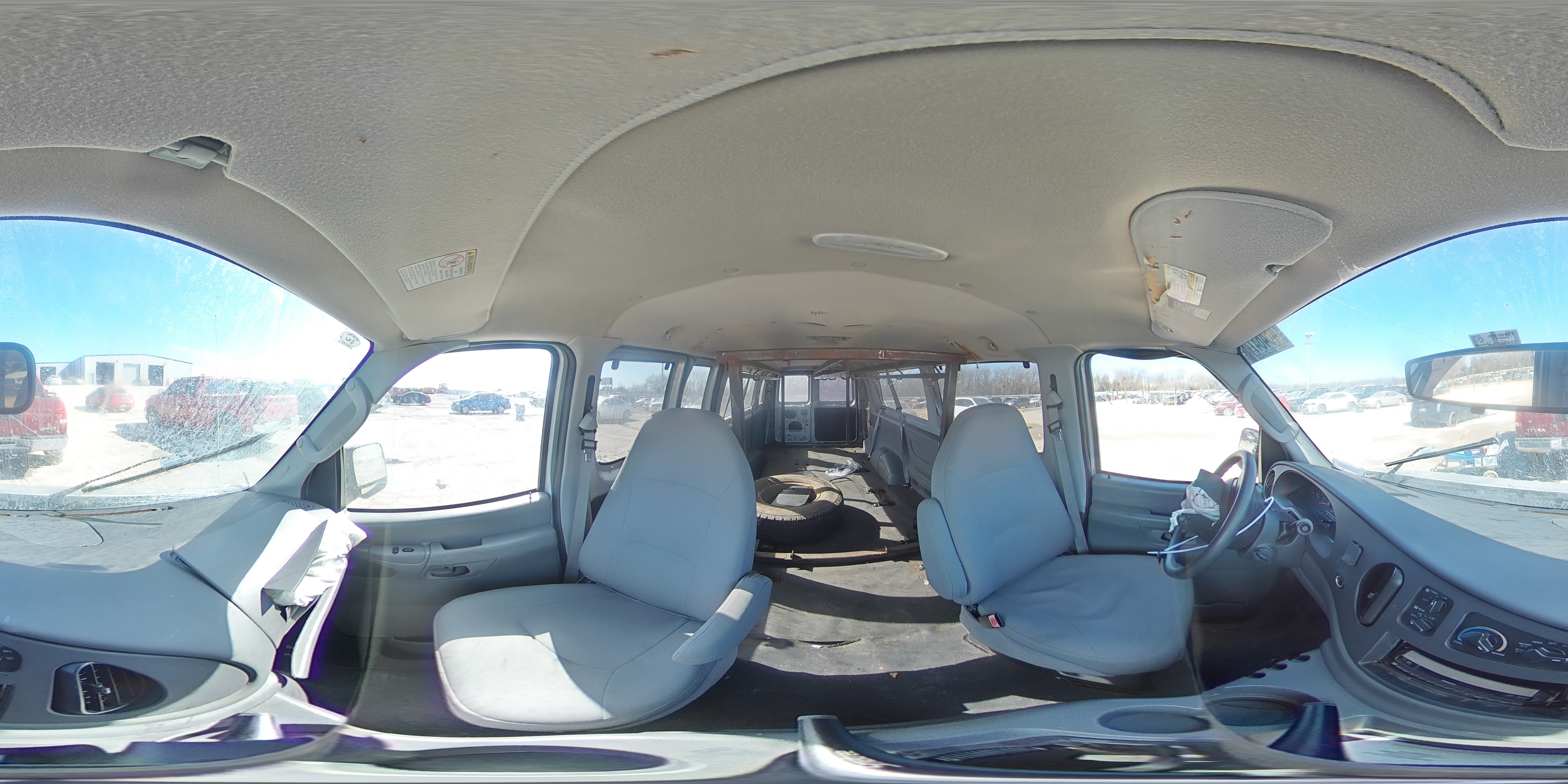 2005 Ford Econoline - Image 13