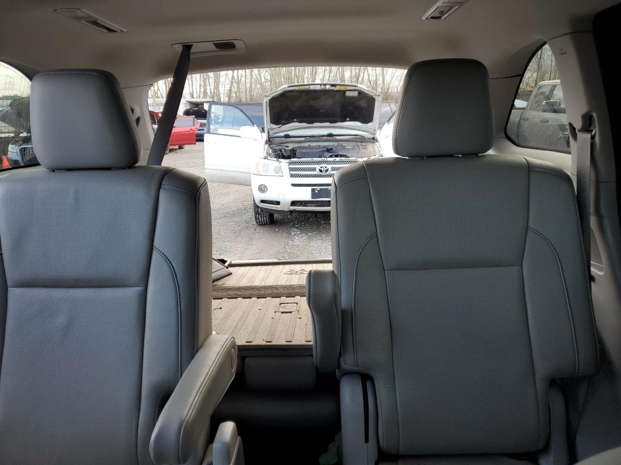 2019 Toyota Highlander - Image 10