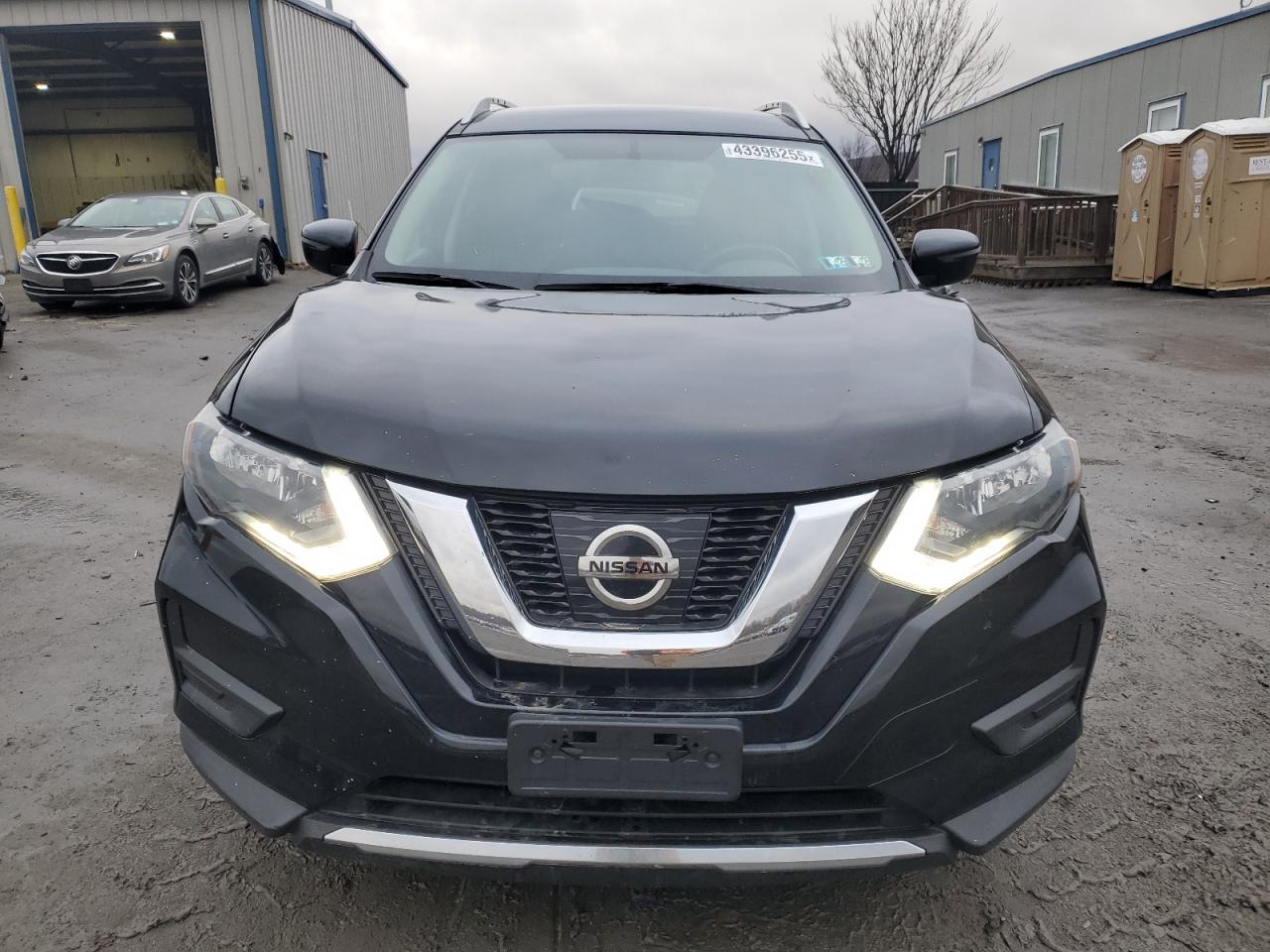 2017 Nissan Rogue - Image 5