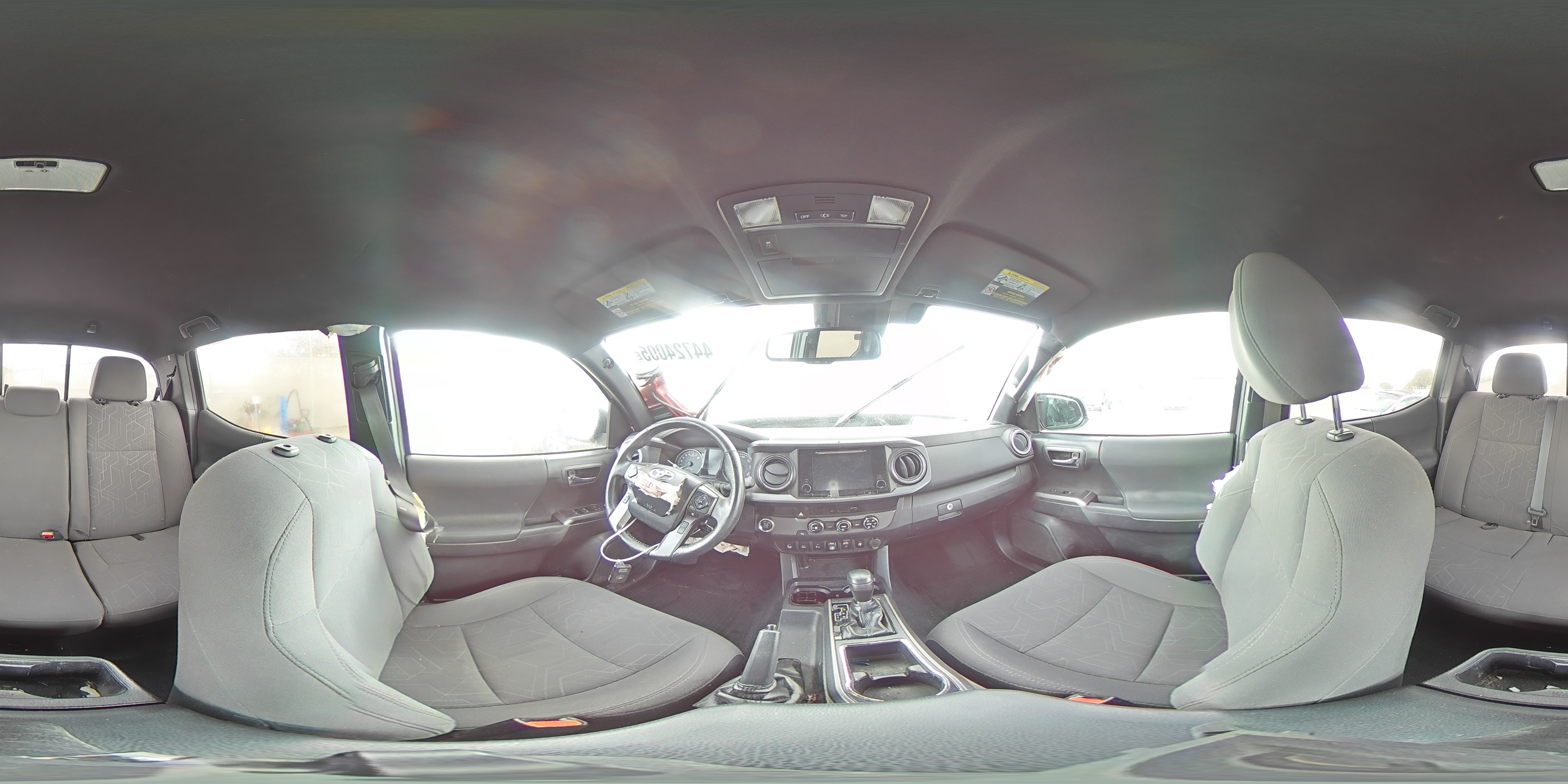 2018 Toyota Tacoma - Image 13