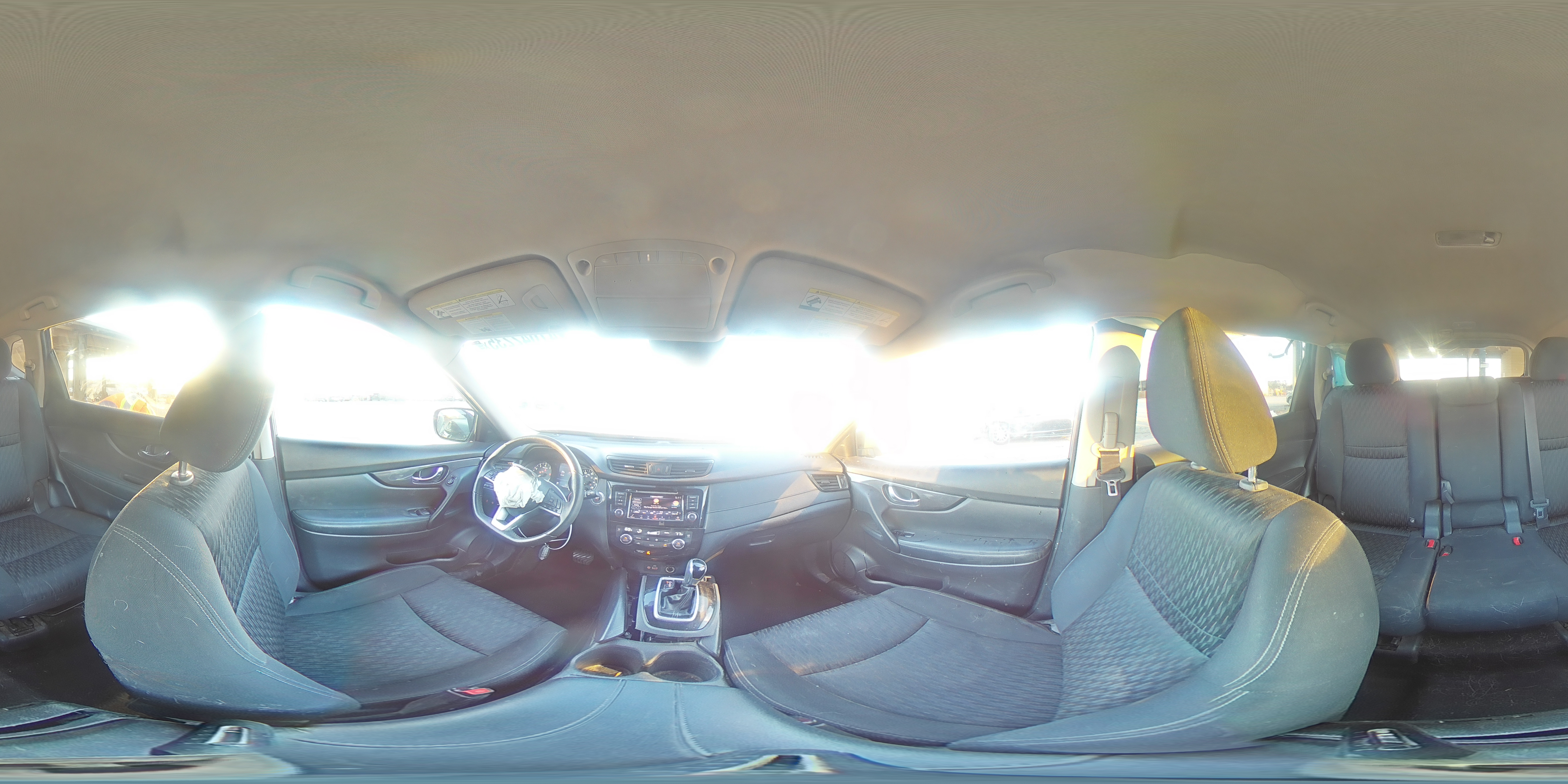 2019 Nissan Rogue - Image 16