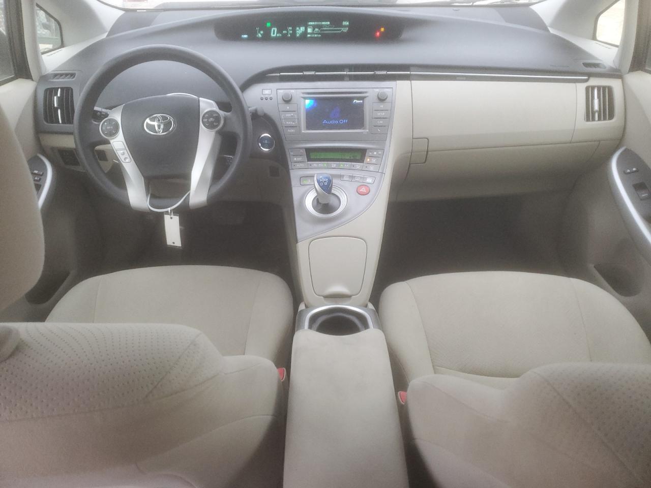 2012 Toyota Prius - Image 8