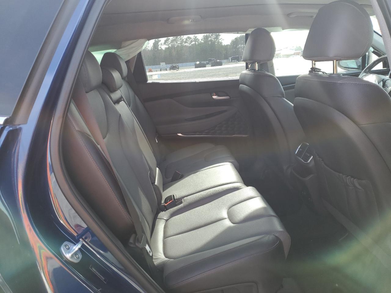 2020 Hyundai Santa Fe - Image 12